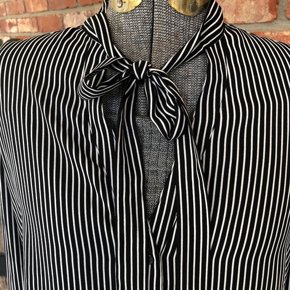 F21 Long Sleeve Top - Picture 2 of 3